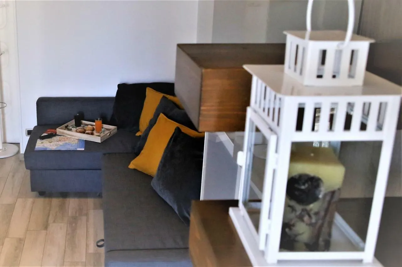 Vicere Apartments By Domusextra Neapel